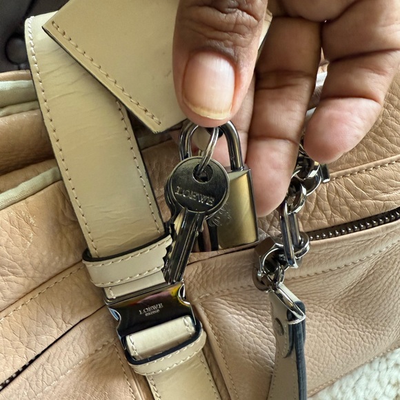 LOEWE Lola Luxury Elegant Pale Pink Quality Leather Bag $3k Bag - Picture 13 of 16